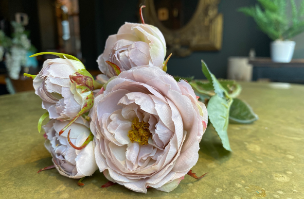 Faux  Flowers & Plants