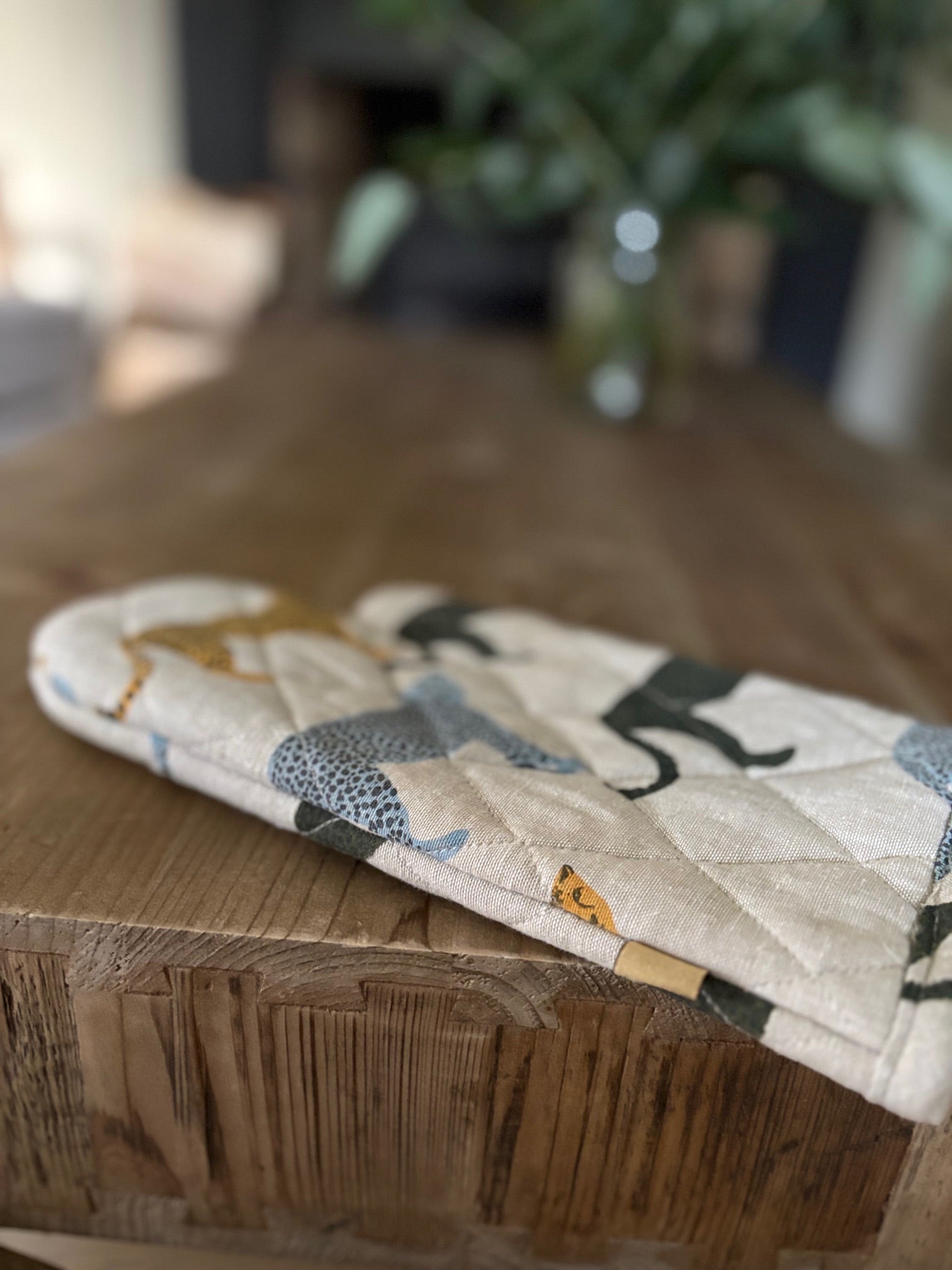 Cheetah Single Oven Glove