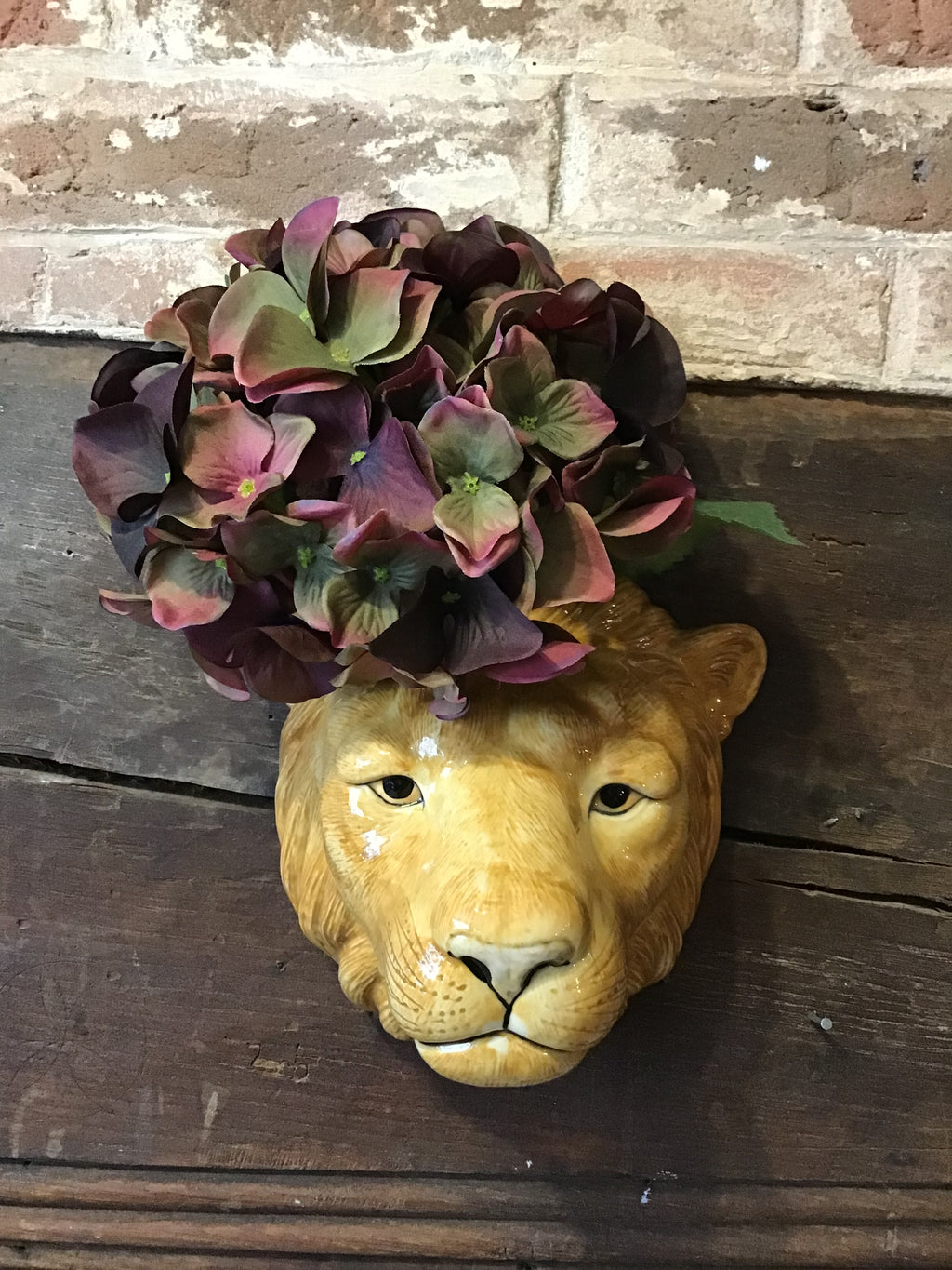 Quail Lion Wall Vase